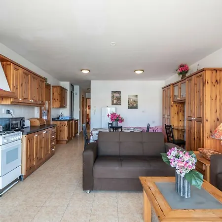 Getawaysmalta - Harbour Lights Seafront 2-bedroom In St Paul's Bay * St. Paul's Bay